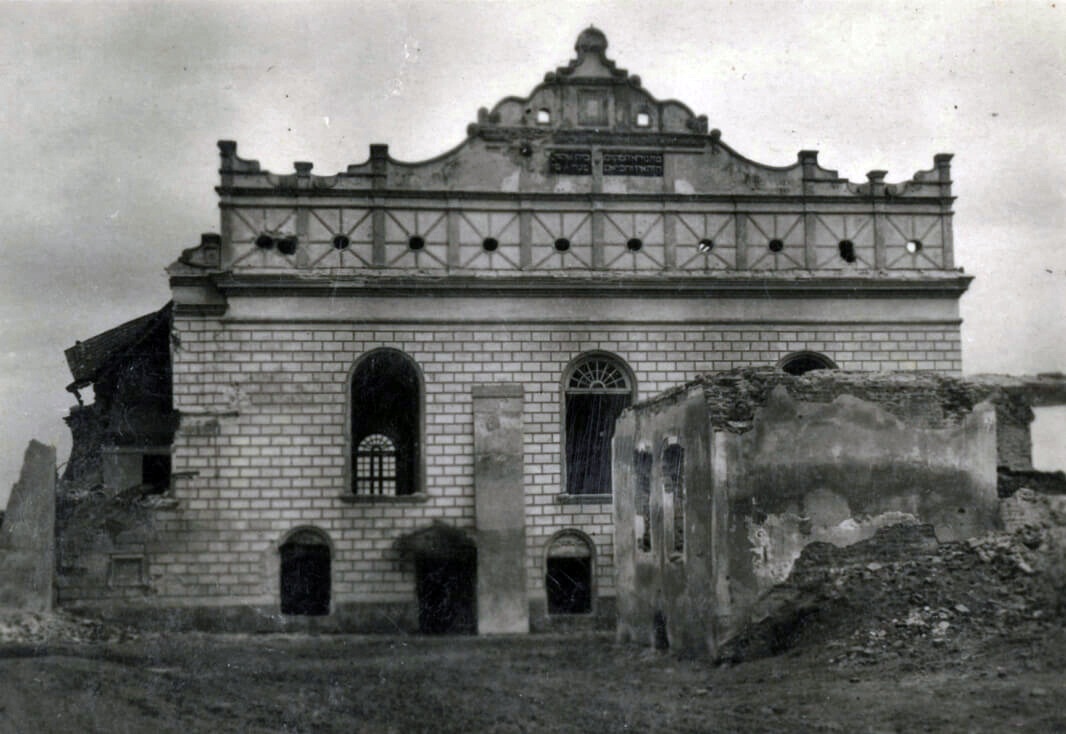 Синагога в Острозі. 1944 р.