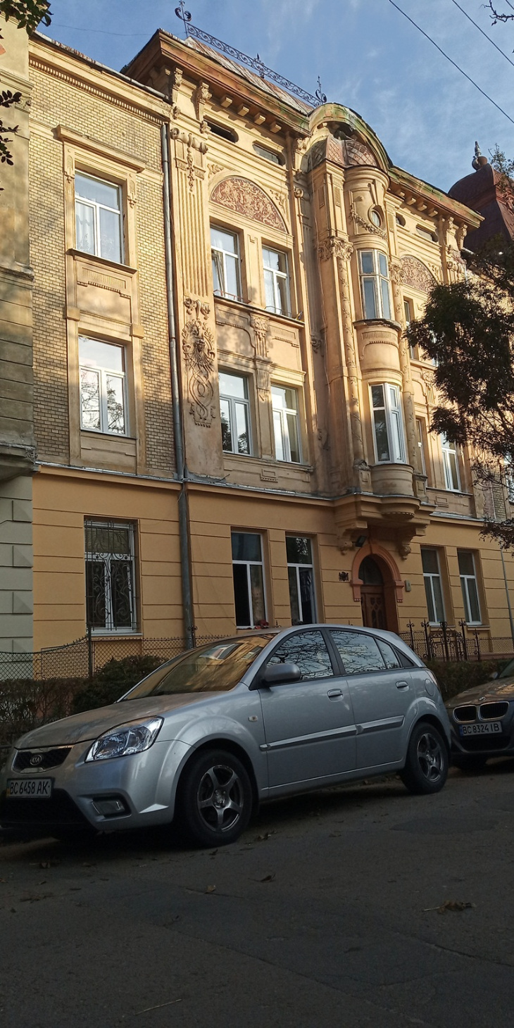 Будинок №8. Фото Мар’яни Іванишин. 