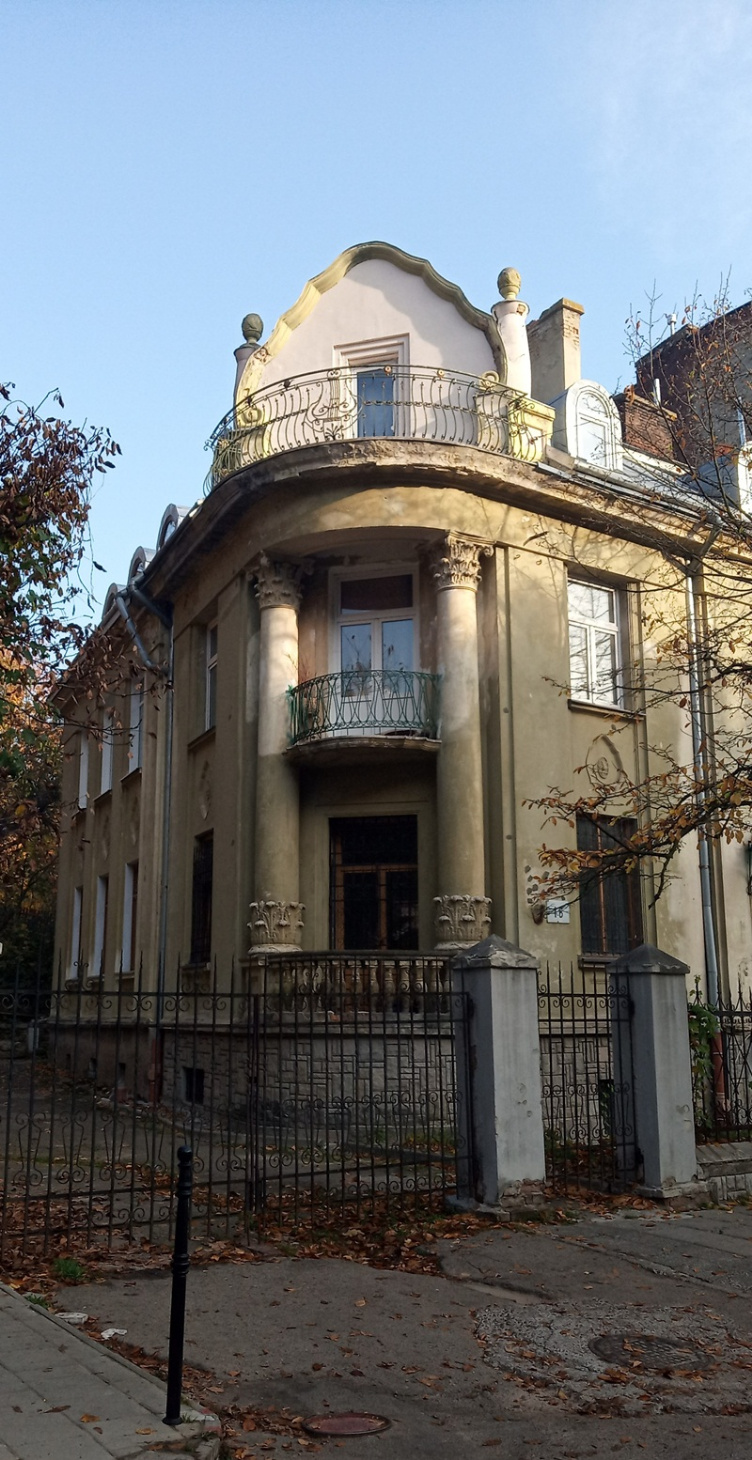 Будинок №16, вул.Паркова. Фото Мар’яни Іванишин.