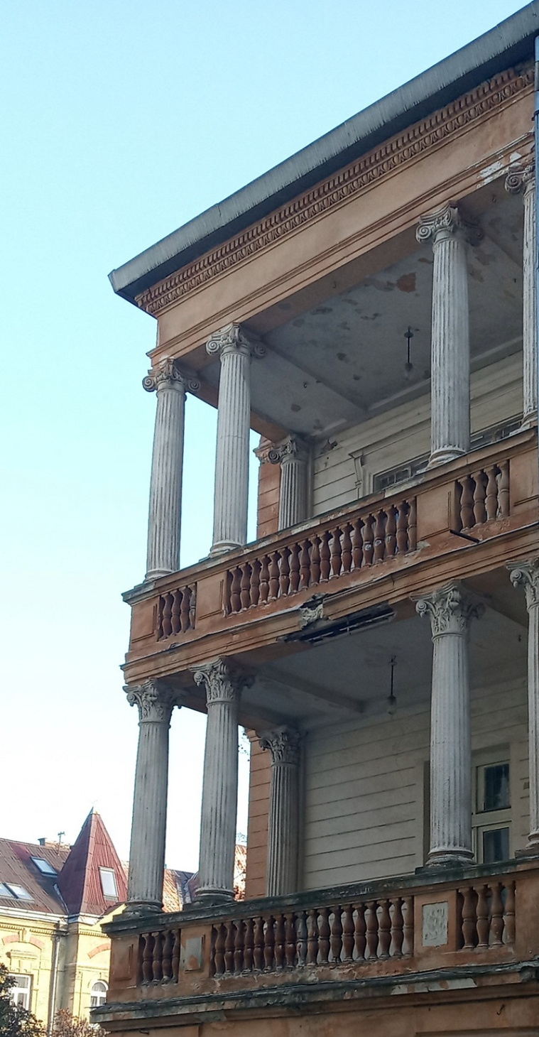 Фасад будинку № 1. Вул.Паркова. Фото Мар’яни Іванишин