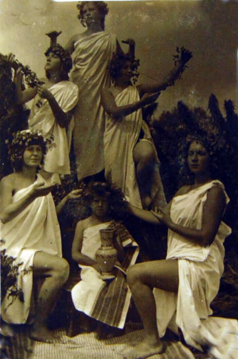 Вистава на відпочинку в Гамарні. Фото, 1936 рік