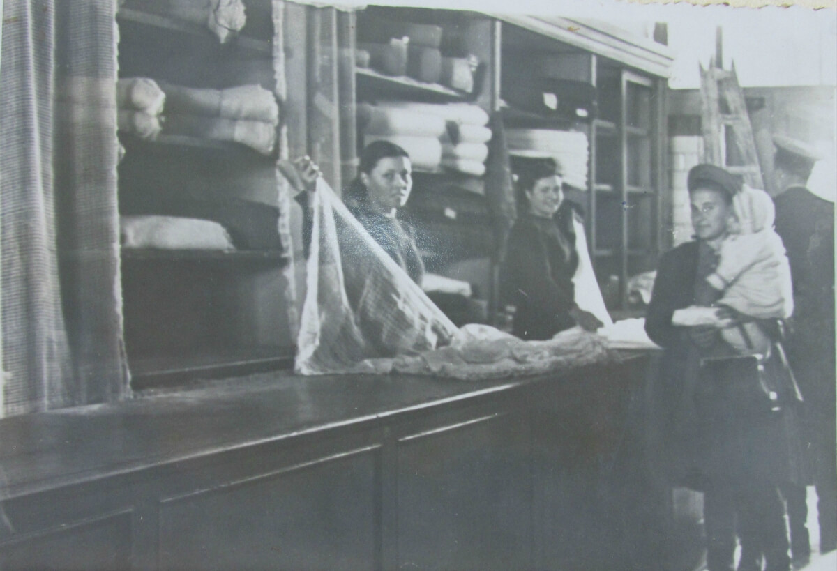 В одному з післявоєнних магазинів Рівного