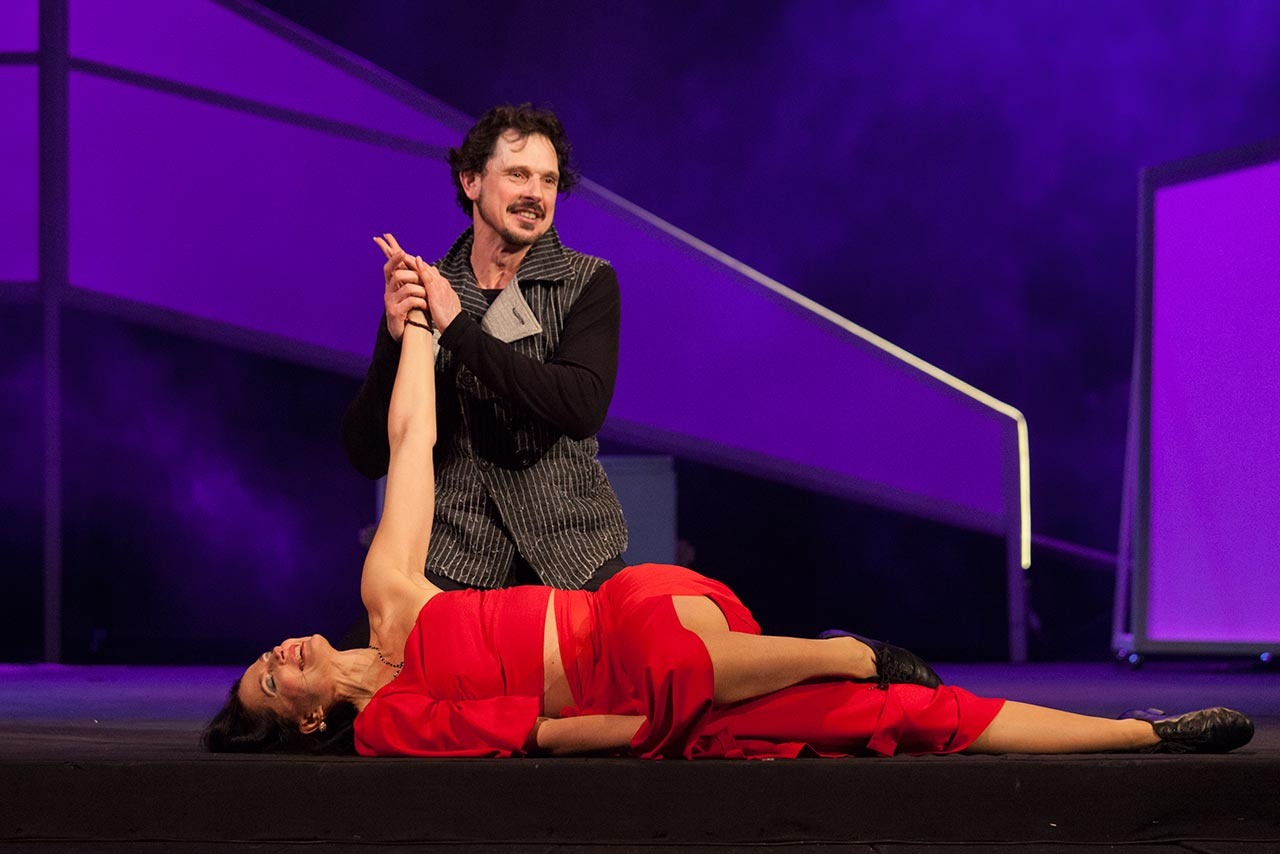 Сцена з вистави «Фредерік або Бульвар злочину»