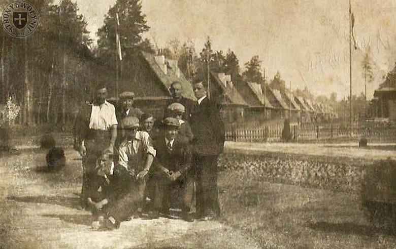 На вулицях робітничого містечка, 1938 рік