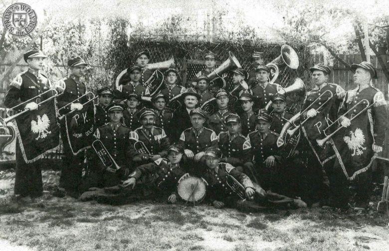 Оркестр каменоломень. У центрі – директор підприємства Леонард Шутковскі