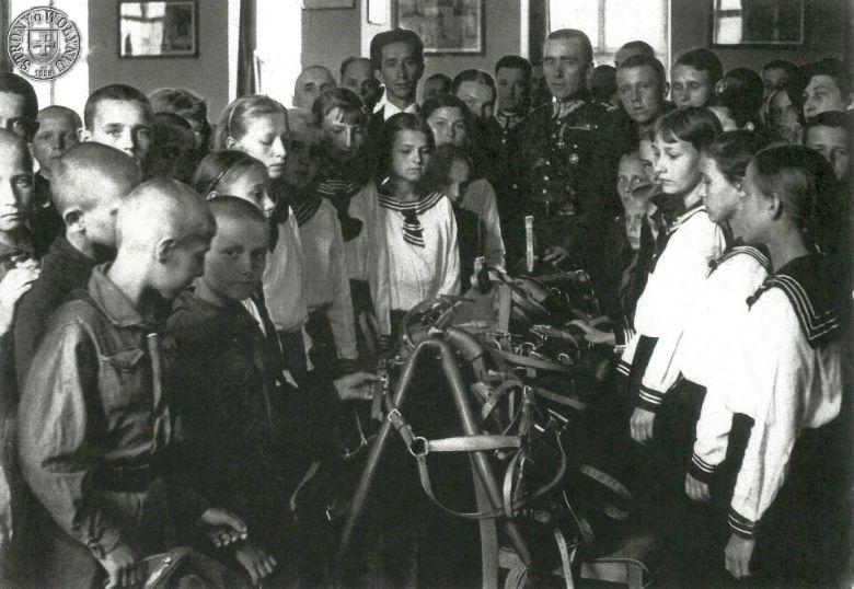 Польські вояки в гостях у школярів у Яновій Долині 