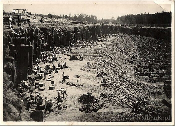 Вид на копальню в Яновій Долині 