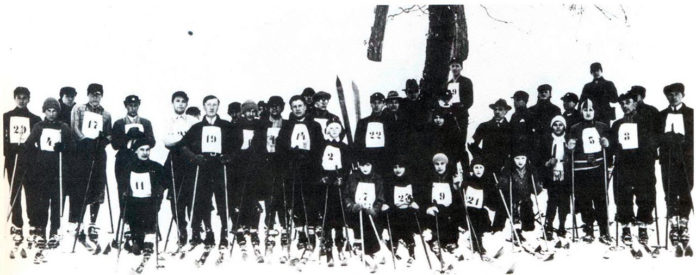 Змагуни перед лещетарськими змаганнями організованими «Карпатським лещетарським клубом». Львів, Погулянка, 1931 р.