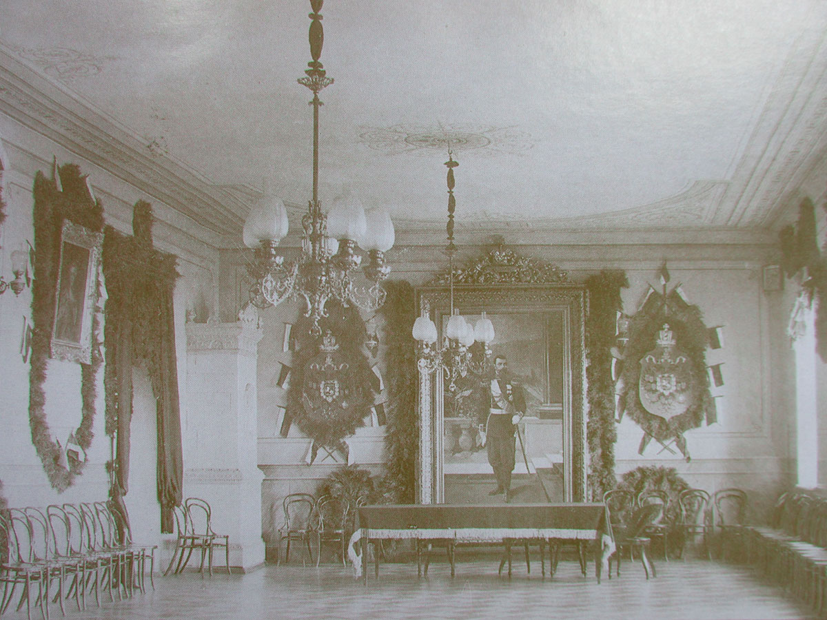 Ці стіни притягували можновладців різних часів