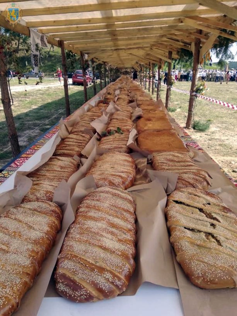 "Найдовший яворівський пиріг". (Фото: прес-служба ЛОДА)