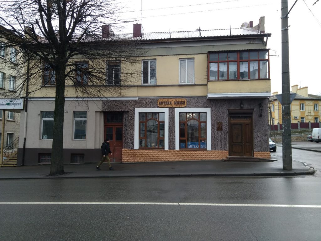 Старовинний будинок на розі колишньої Цвинтарної тепер знатимуть усі