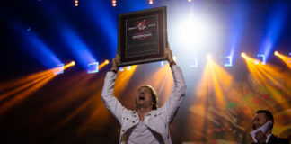 Grohotsky отримав свій приз за перемогу у телепроекті «Українська пісня»