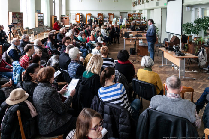 Вечір з нагоди 90-річчя Українського Фотографічного Товариства. Фото Ігоря Сальнікова