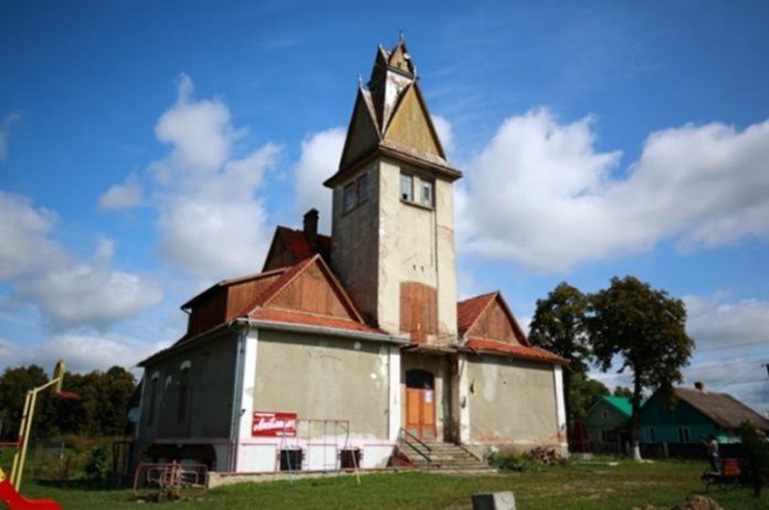 Ратуша у селі Нове місто, що у Старосамбірському районі, унікальна тим, що є однією із небагатьох ратуш в Україні, збудованих у стилі модерн Ратуша у селі Нове місто, що у Старосамбірському районі, унікальна тим, що є однією із небагатьох ратуш в Україні, збудованих у стилі модерн