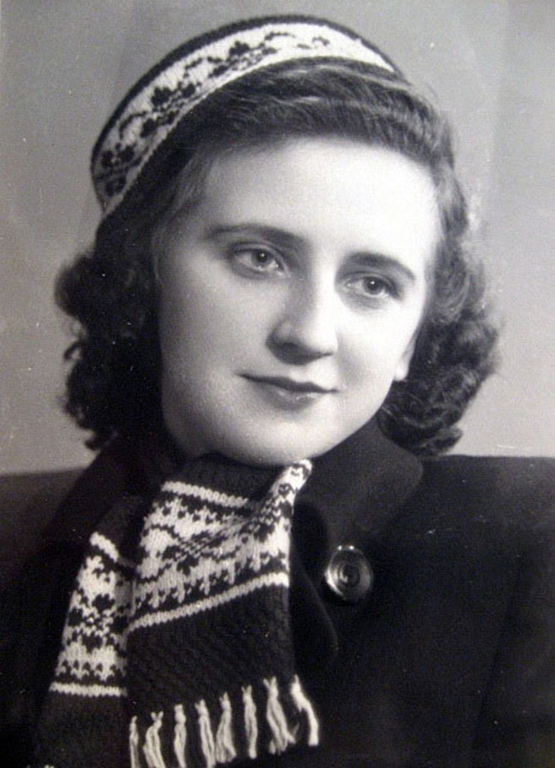 Алла Олексіївна Шелест-Романюк, 1950-і рр