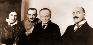 Іван Франко у Захисті Українських Січових Стрільців. Зліва - управителька Захисту Ірена Домбчевська і лікар Володимир Щуровський, справа - лікар і меценат Броніслав Овчарський. 1916 р.