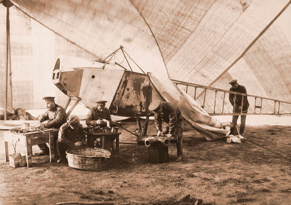 Аеродром під Рівним, 1915 р. Фото з ЦДВАРФ