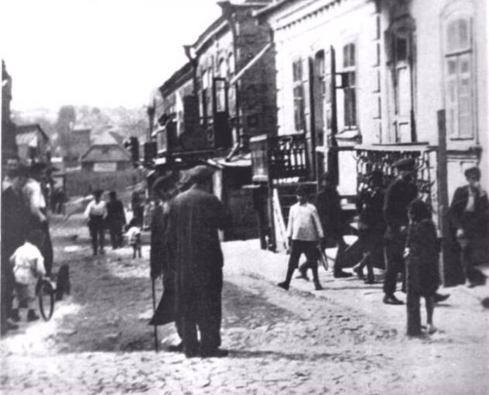 Рівне. Вулиця Шкільна