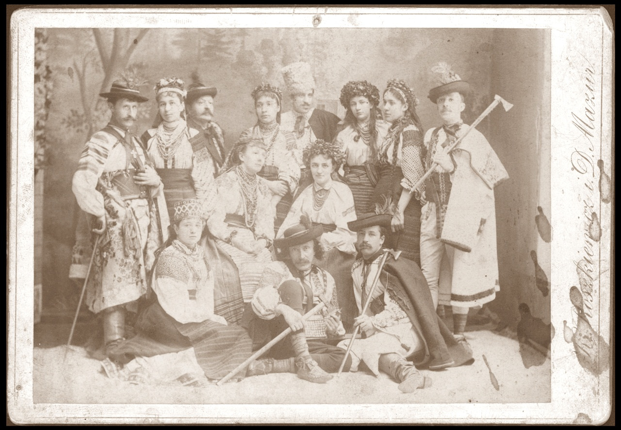 Актори в гуцульському одязі, 1885 р.