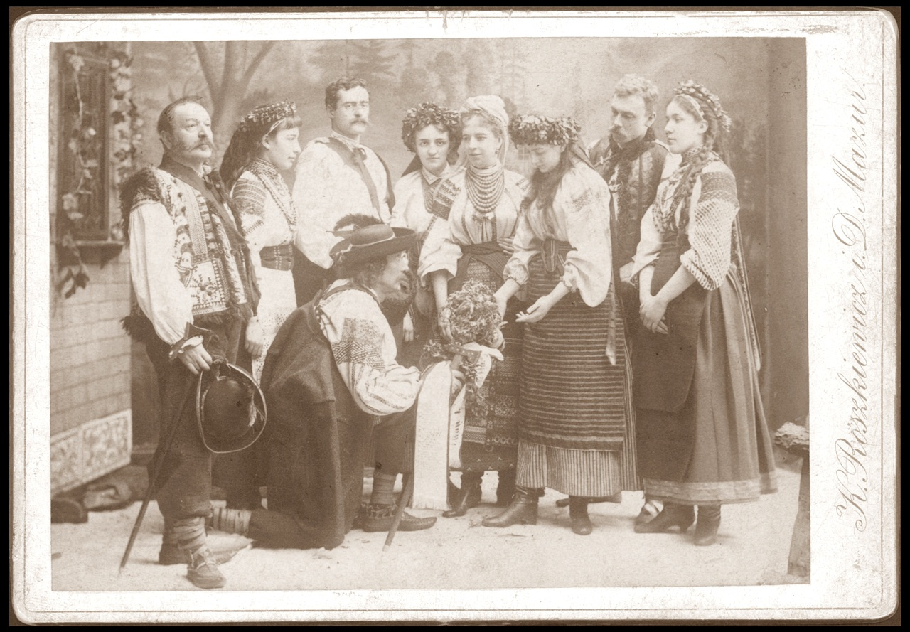 Актори в гуцульському одязі, 1885 р.