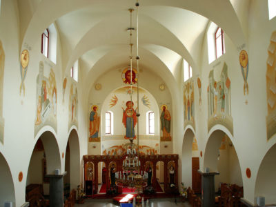 Інтер’єр храму св. Йосифа Обручника у Львові, з поліхромією авторства Святослава Владики та Данила Турецького. 2009 р.