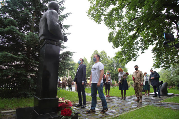 Урочистості з нагоди 129-річчя з дня народження Євгена Коновальця Урочистості з нагоди 129-річчя з дня народження Євгена Коновальця