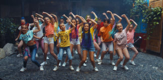 Кадр з кліпу на пісню «Шоколад: варили-дурили»