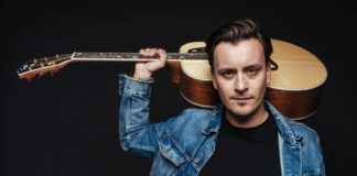 Співак Аніс