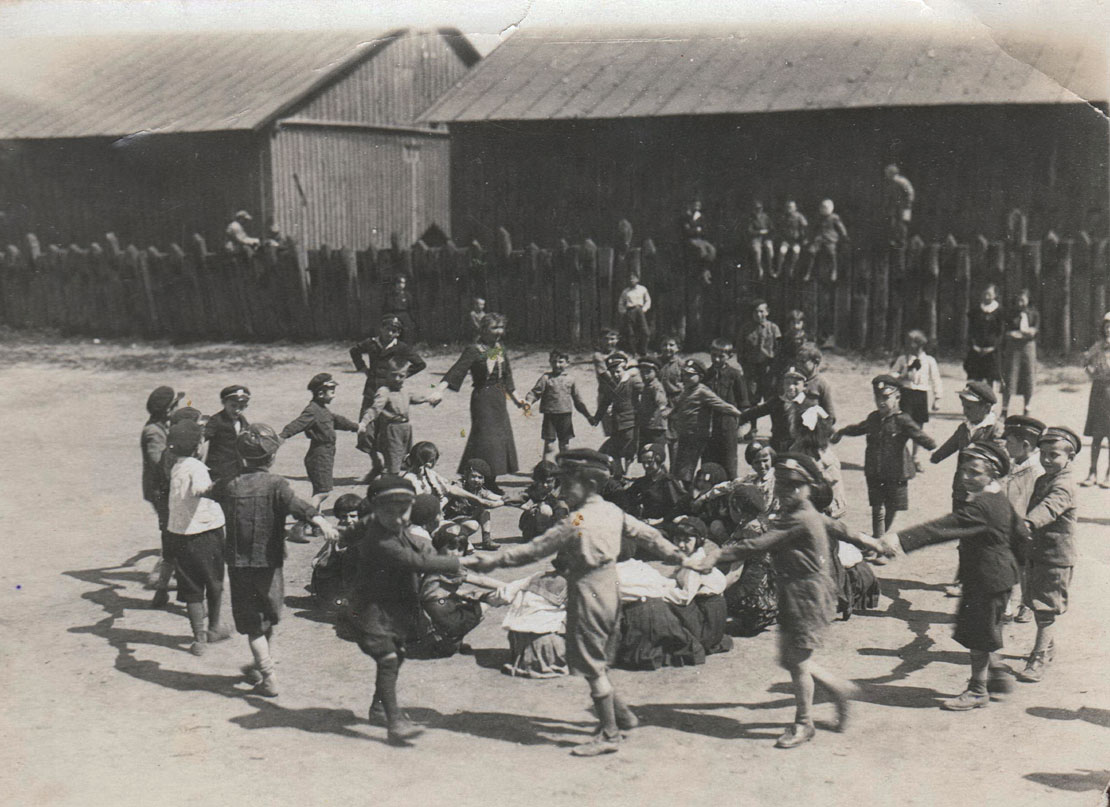 Шкільний спортивний майданчик на вул. Золотій 30-і рр