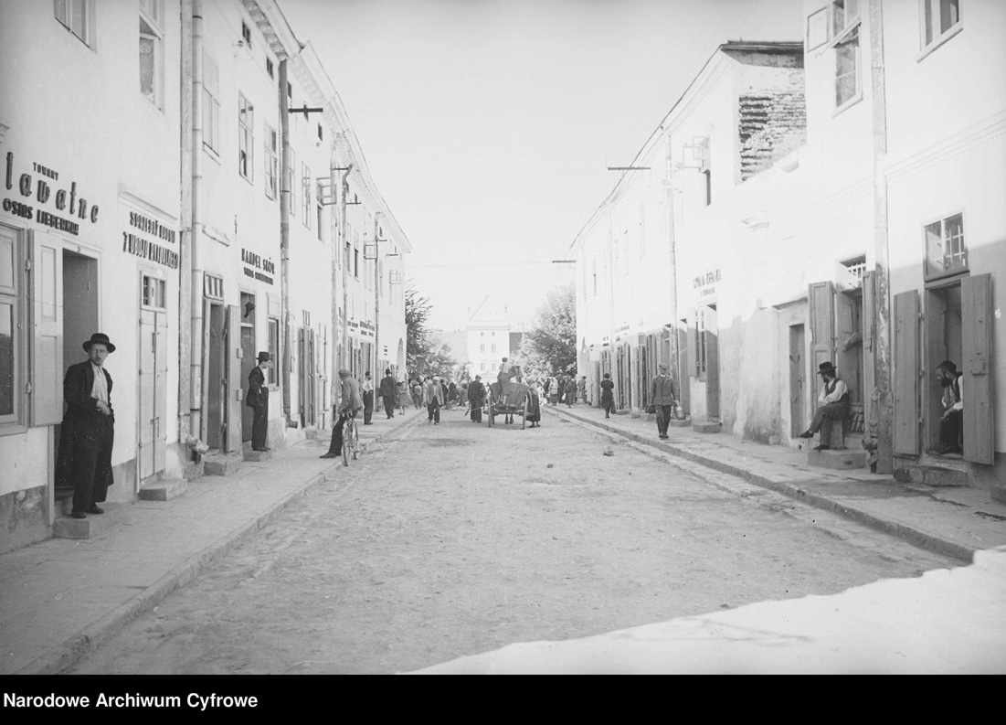 Фрагмент вулиці в Жовкві