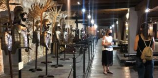 У Львові навчатимуть проводити екскурсії мовою жестів У Львові стартує безкоштовна онлайн школа жестової мови