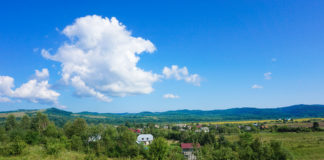 Село Корчин (тепер Сколівського р-ну Львівської обл.). Краєвид з від Монастиря Св. Духа Сестер Василіянок. Світлина Андрія Сови. Серпень 2020 р.