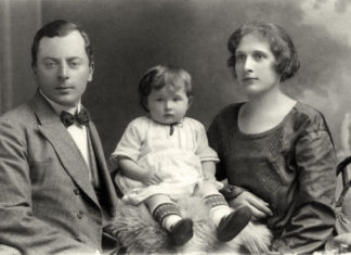 Петро Франко з донькою Вірою та дружиною Ольгою. Коломия, 1924 р. З приватного архіву Білевичів–Галущаків (м. Львів).