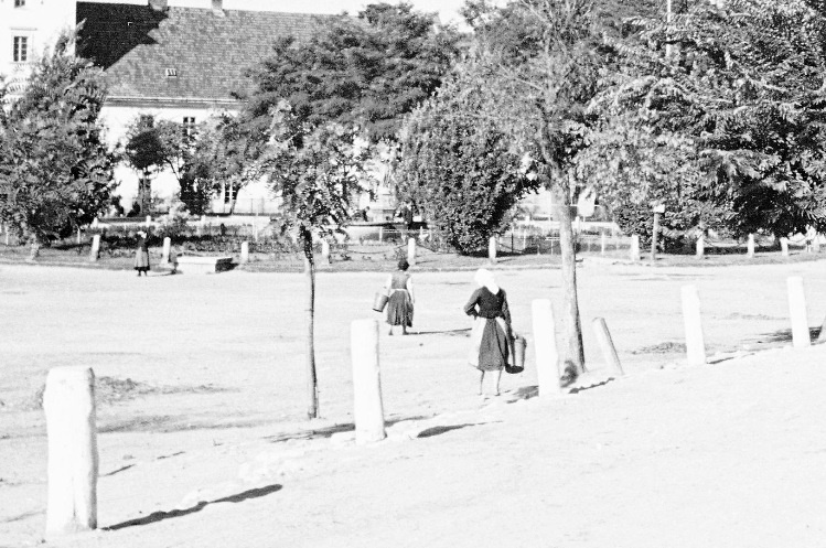 Мешканці Жовкви на фото 1938 року