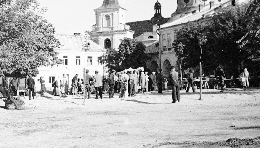 Мешканці Жовкви на фото 1938 року