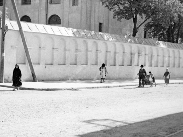 Мешканці Жовкви на фото 1938 року