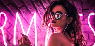 Співачка SOWA