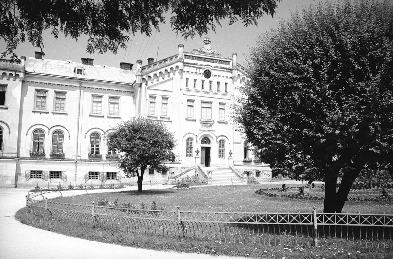 Сиротинець в Дроговижі. Фотограф Генрик Поддембський, 1930-ті рр.