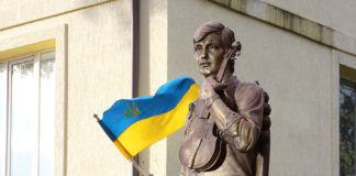 Відкриття пам’ятника Володимиру Івасюку в Брюховича. Світлив Йосип Марухняк