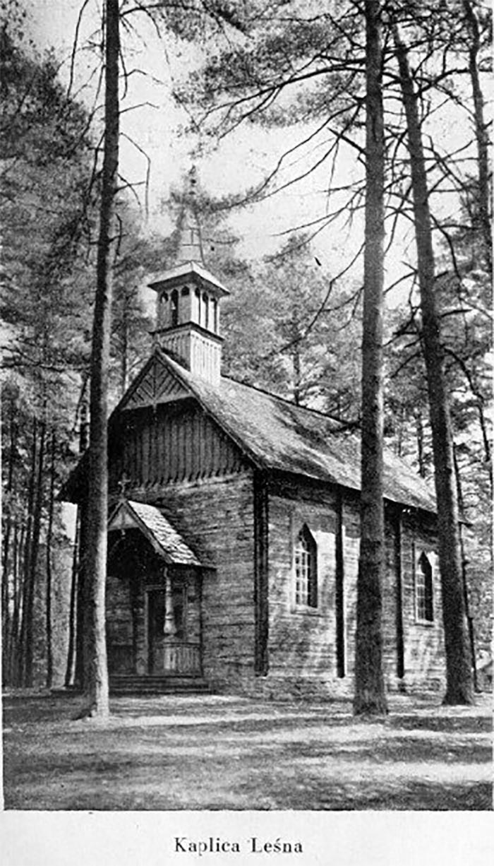 Брюховичі, капличка в лісі.