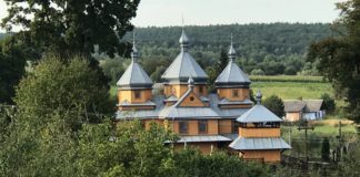 Церква святої Параскеви в селі Красів Миколаївського району Львівської області