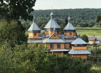 Церква святої Параскеви в селі Красів Миколаївського району Львівської області
