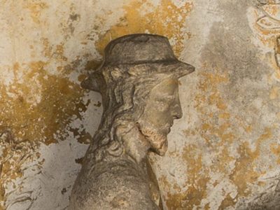 Горельєф "Christ appears to St. Mary Magdalene as a gardener" (XVI ст. Лорран, Франція). Джерело: Музей Метрополітен, Нью-Йорк. Джерело: metmuseum.org