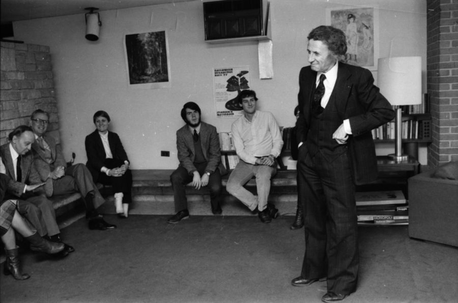 Марсель Марсо у березні 1982 року. Фото з https://aadl.org/N186_0234_002