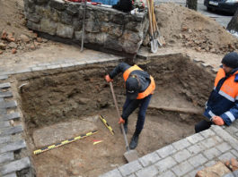 Дослідження на площі Коліївщини у Львові. Фото РАС