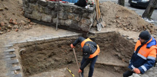 Дослідження на площі Коліївщини у Львові. Фото РАС