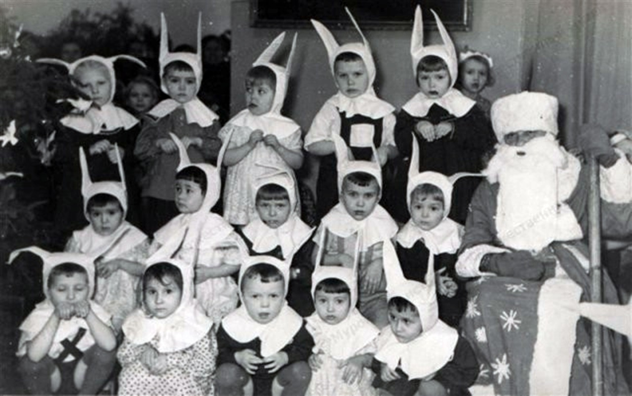 Дід Мороз і Зайці. Фото з мережі Інтернет