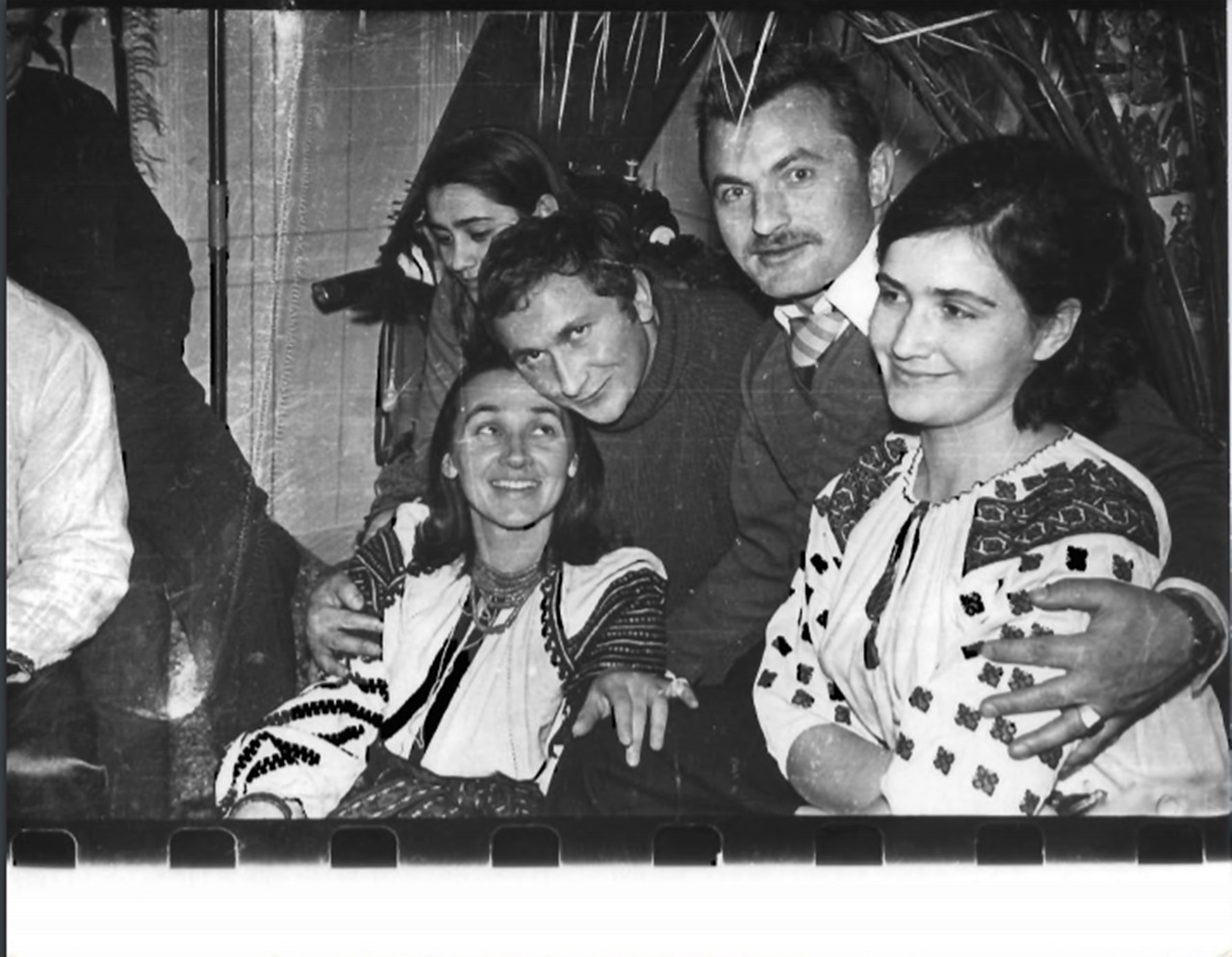 Святкування Різдва. На фото присутня Ірина Стасів-Калинець (перша зліва)