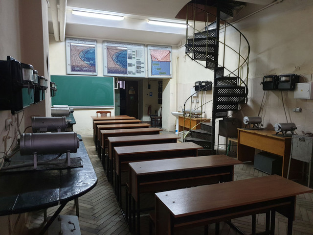 Сходи у підземелля