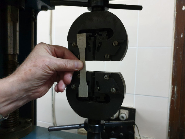 Деталь можна розтягнути, а можна і розірвати